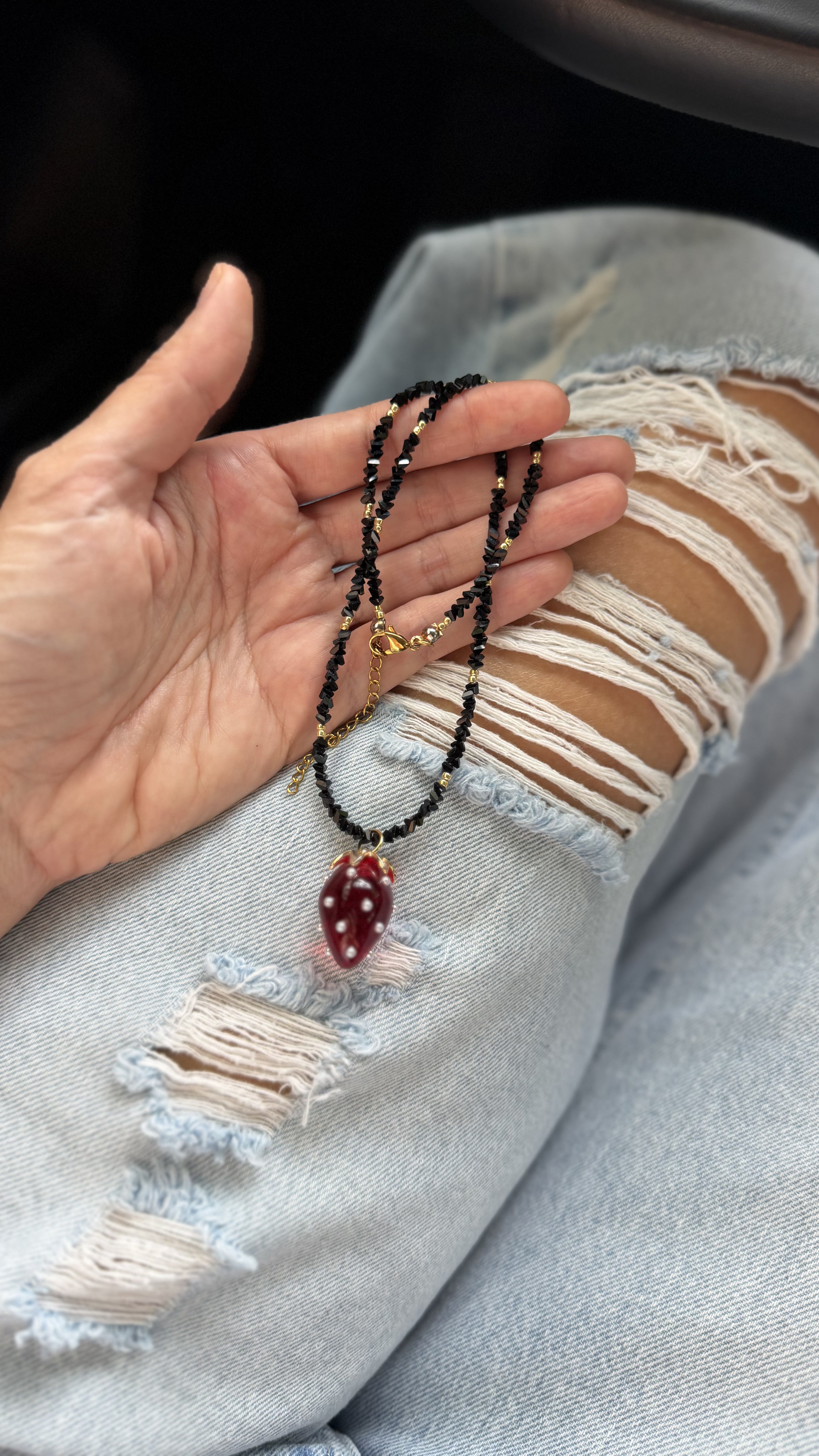 CHOKER WITH STRAWBERRY - 42cm