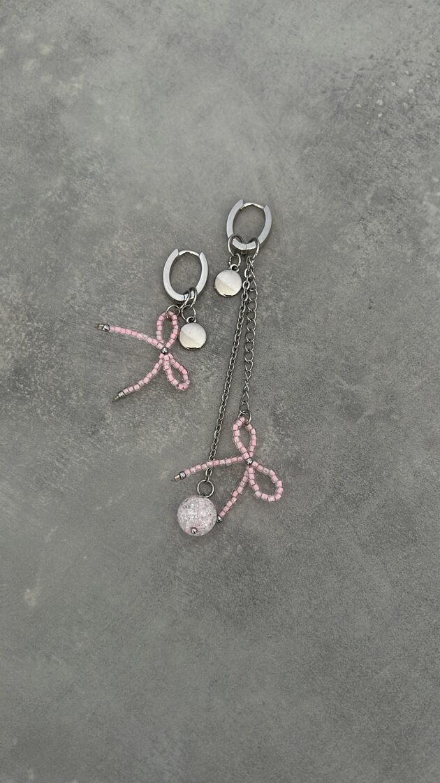 Современные серьги с элегантным дизайном, подходят для повседневной носки и торжественных мероприятий.