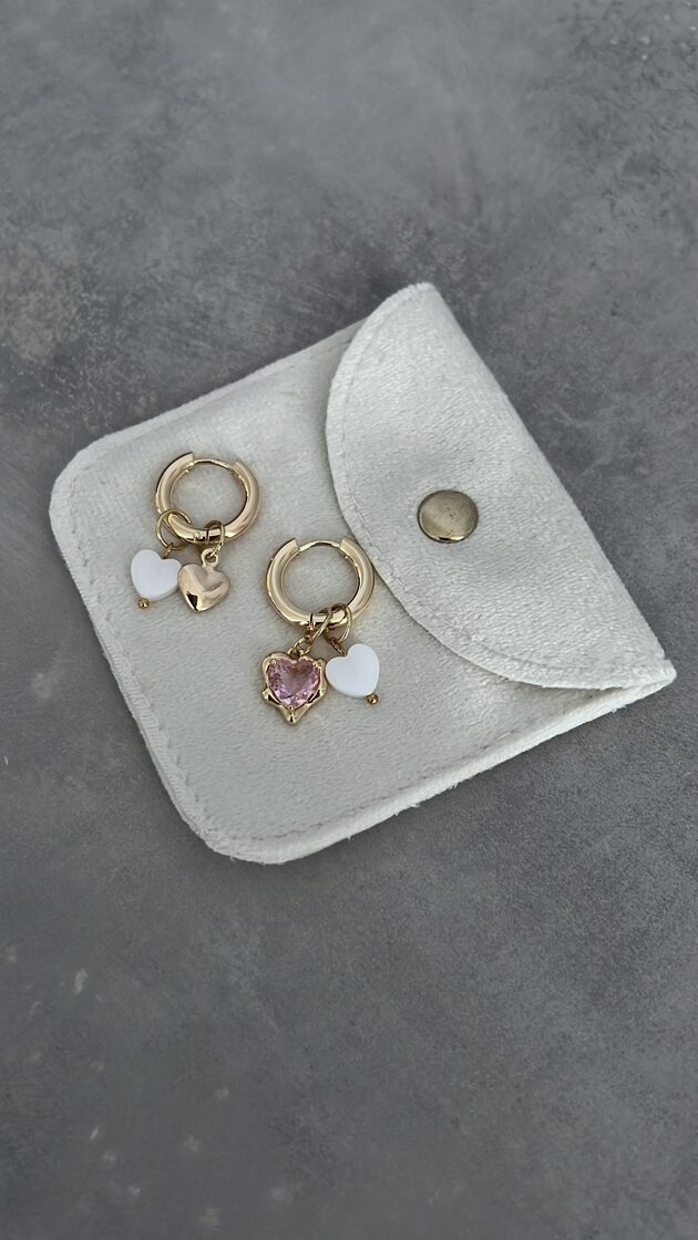 Серьги EARRINGS-44 с элегантным дизайном и сверкающими камнями.