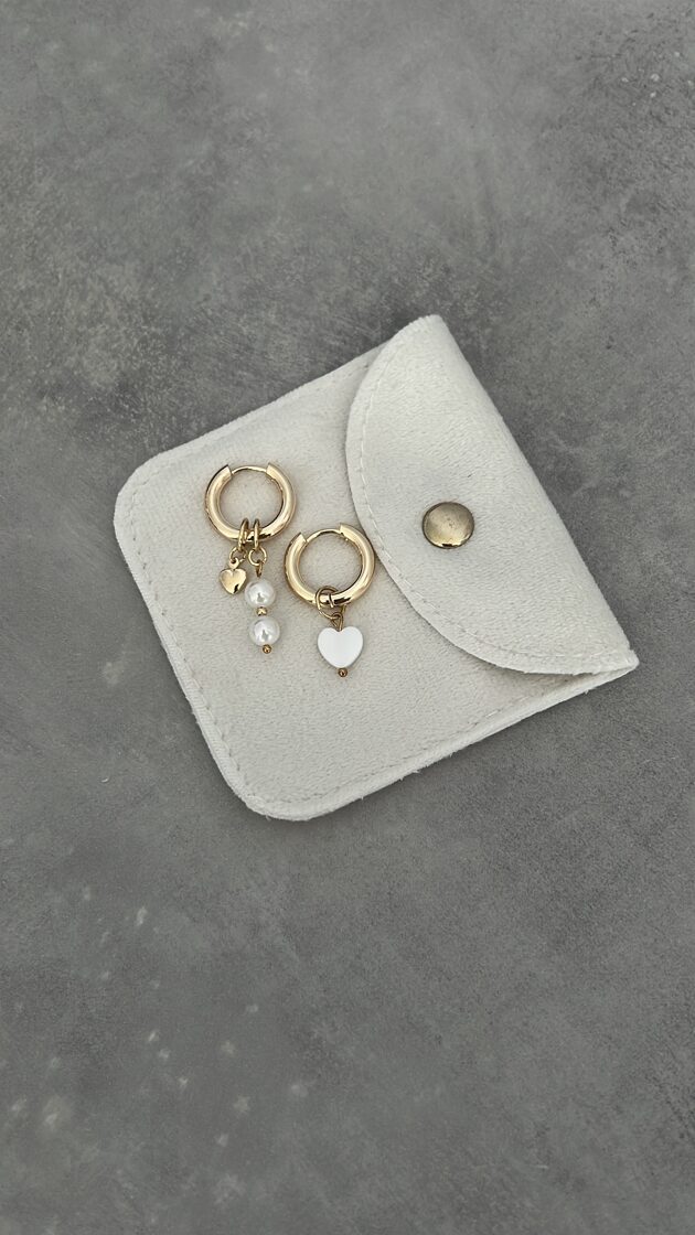 Auskari EARRINGS-50 ar mūsdienīgu dizainu un elegantu izskatu.