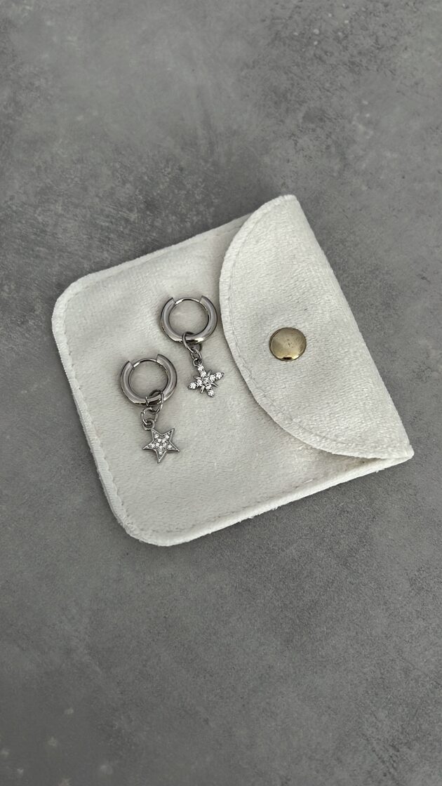 Sudraba auskari ar elegantu dizainu, piemēroti ikdienas valkāšanai un svinīgiem pasākumiem