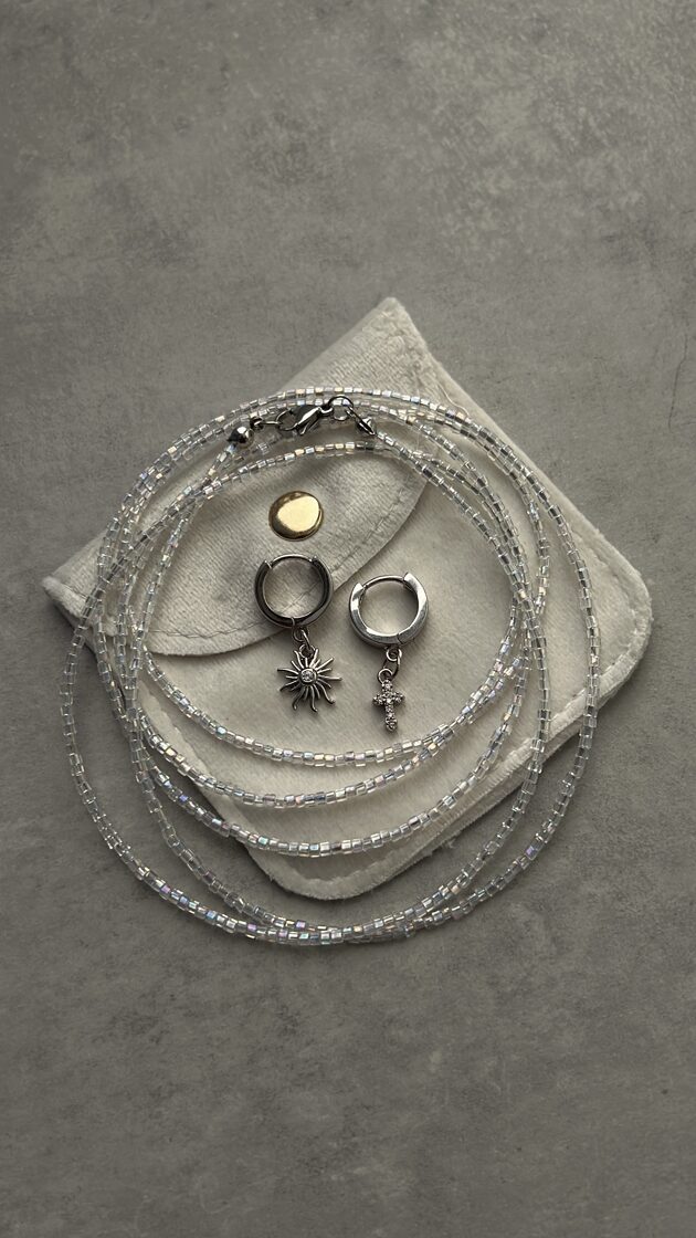 Trīs slāņu kaklarota un auskari komplekts, elegants aksesuārs ikdienas vai svinīgiem tērpi