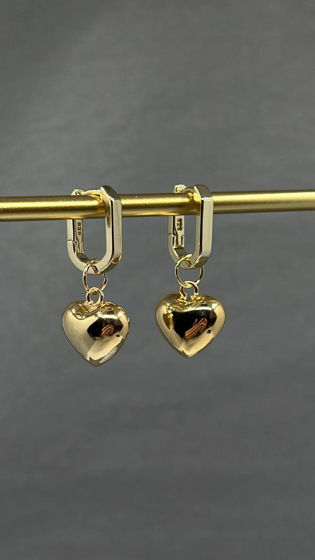 Auskari KONGO18 ar diviem lieliem sirds formas elementiem, piešķirot eleganci un izsmalcin