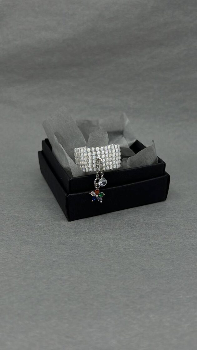 WHITE PEARL with STONE & COLOUR FLOWER