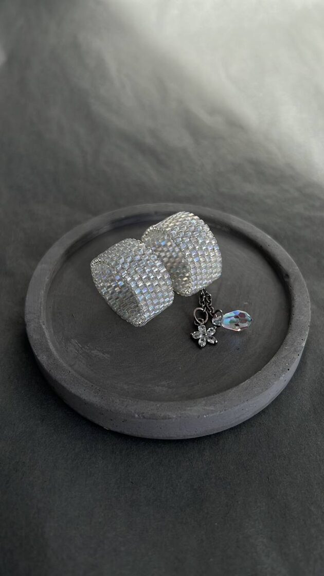 WHITE SUGAR with Drop & Small Flower